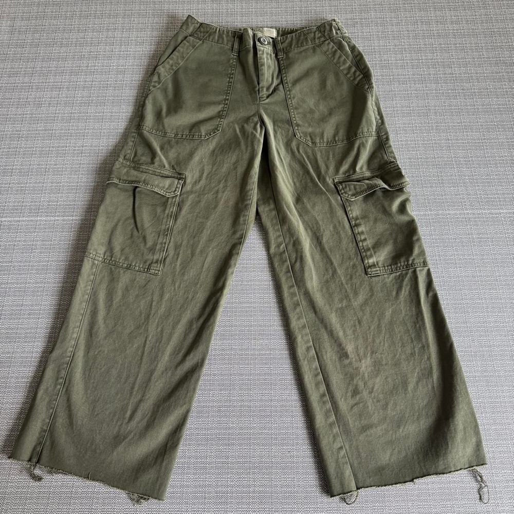 Universal Thread Green cargo pants size 6